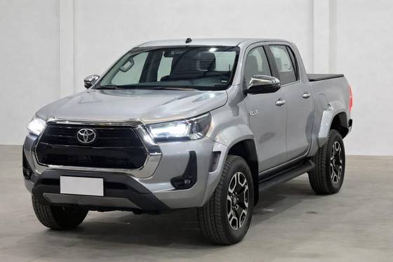 TOYOTA HILUX 2.8 D-4D TURBO DIESEL CD SRX PLUS 4X4 AUTOMÁTICO